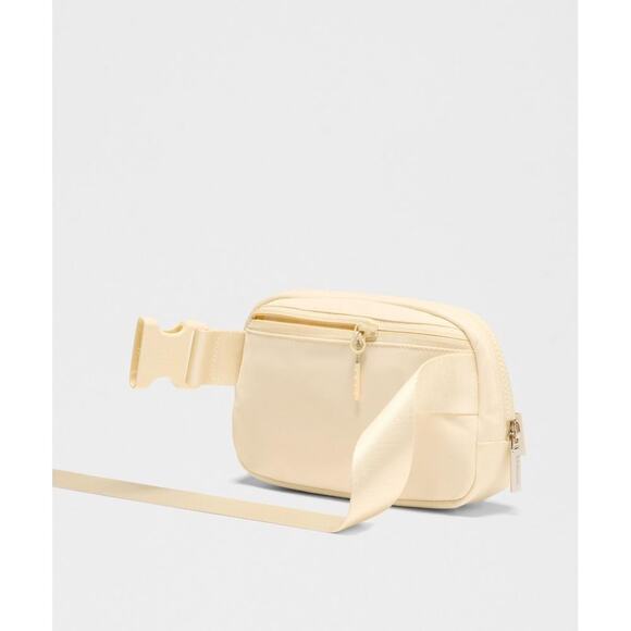 NWT Lululemon Everywhere Belt Bag 1L - Picture 2 of 5